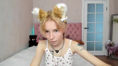 Snapshot of pink_lila18 chatting on September 2025 08:05:01 AM pink_lila18 online show from September 2025 08:05:01 AM