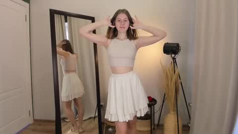 Snapshot of pink_muse chatting on September 2025 01:36:01 PM Muse online show from September 2025 01:36:01 PM