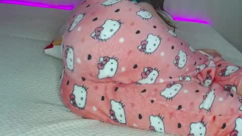 Snapshot of pink_pikachu_ chatting on February 2025 04:48:02 PM Pikachu pika online show from February 2025 04:48:02 PM