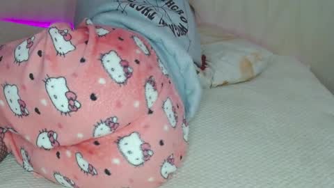 Snapshot of pink_pikachu_ chatting on February 2025 11:10:02 PM Pikachu pika online show from February 2025 11:10:02 PM