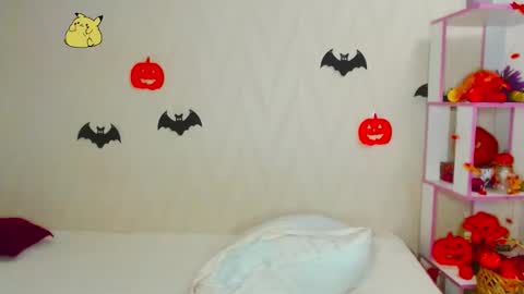 Snapshot of pink_pikachu_ chatting on October 2025 10:01:01 PM Pikachu pika online show from October 2025 10:01:01 PM