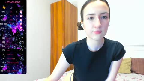 pink_soda33 online show from June 2026 06:05:02 AM