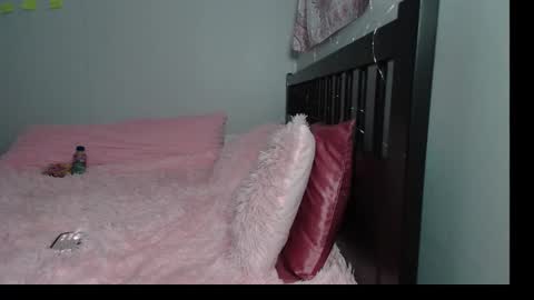 Snapshot of pink_tv chatting on September 2025 02:04:01 AM pink_tv online show from September 2025 02:04:01 AM