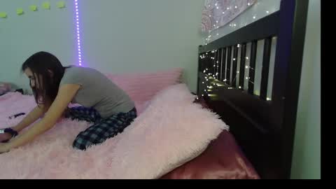 Snapshot of pink_tv chatting on September 2025 06:23:02 PM pink_tv online show from September 2025 06:23:02 PM