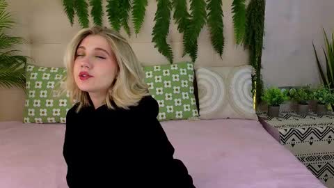 Snapshot of pinkadele chatting on October 2025 09:40:01 AM Adele online show from October 2025 09:40:01 AM