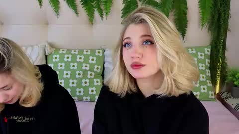 Snapshot of pinkadele chatting on October 2025 08:59:01 AM Adele online show from October 2025 08:59:01 AM