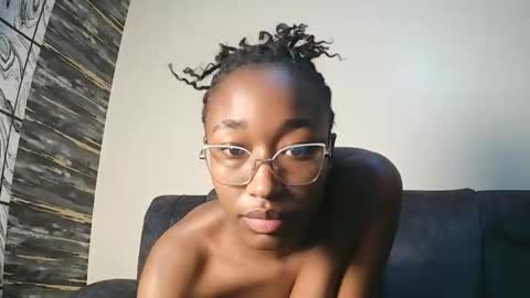 PinkyAura online show from March 2026 11:14:01 AM