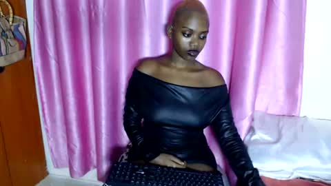 Snapshot of pinkdomina01 chatting on June 2026 09:17:02 PM pinkdomina01 online show from June 2026 09:17:02 PM