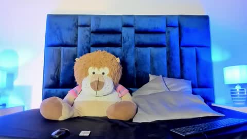 pinkflame_ online show from April 2026 09:39:01 PM