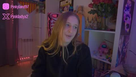 Snapshot of pinkladyx2 chatting on January 2026 12:03:01 AM pinkladyx2 online show from January 2026 12:03:01 AM
