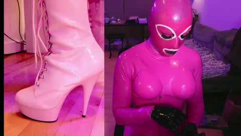 Snapshot of pinklatexgurl chatting on December 2025 09:41:02 PM pinklatexgurl online show from December 2025 09:41:02 PM