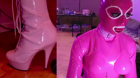 Snapshot of pinklatexgurl chatting on December 2025 11:12:02 PM pinklatexgurl online show from December 2025 11:12:02 PM