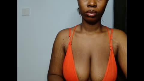 pinkxsugar online show from October 2025 09:42:02 AM