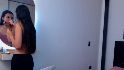 pinky_f00x online show from January 2026 07:39:01 PM