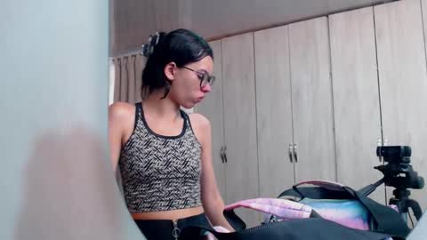 pinky_f00x online show from March 2026 07:20:02 PM