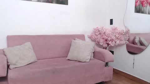pinky_f00x online show from May 2026 07:08:01 PM