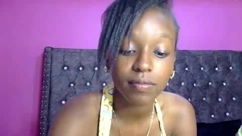 Snapshot of pinky_vy chatting on January 2025 05:02:01 PM pinky online show from January 2025 05:02:01 PM