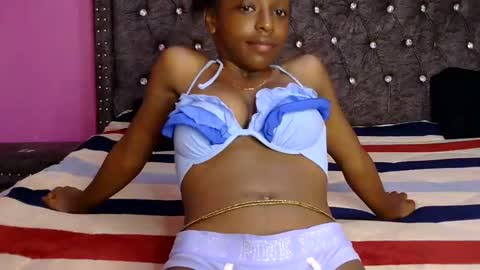 Snapshot of pinky_vy chatting on January 2025 01:37:02 AM pinky online show from January 2025 01:37:02 AM