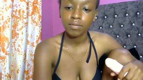 Snapshot of pinky_vy chatting on January 2025 01:19:01 AM pinky online show from January 2025 01:19:01 AM