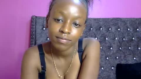 Snapshot of pinky_vy chatting on January 2025 08:18:02 AM pinky online show from January 2025 08:18:02 AM