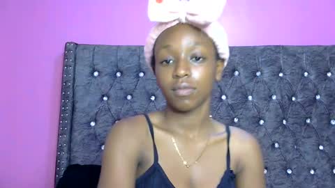 Snapshot of pinky_vy chatting on February 2025 01:34:01 AM pinky online show from February 2025 01:34:01 AM