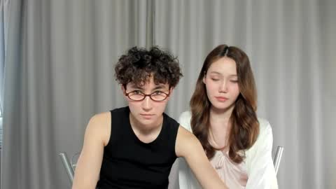 Snapshot of pinkylovers chatting on May 2026 10:20:02 AM Li long hair and Ru short hair online show from May 2026 10:20:02 AM