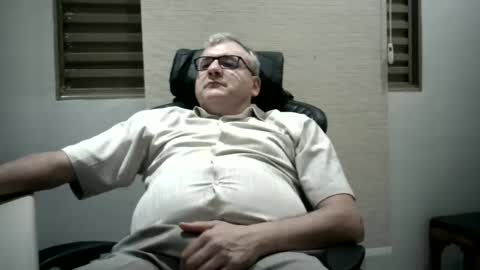 Snapshot of piovesanes chatting on December 2024 02:17:01 AM piovesanes online show from December 2024 02:17:01 AM