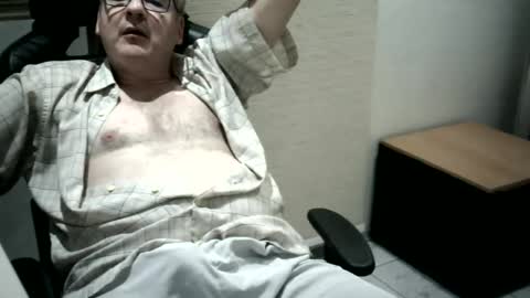 Snapshot of piovesanes chatting on March 2025 01:06:01 AM piovesanes online show from March 2025 01:06:01 AM