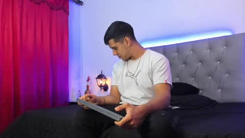 Snapshot of pipe_320 chatting on February 2025 01:55:02 AM pipe_320 online show from February 2025 01:55:02 AM