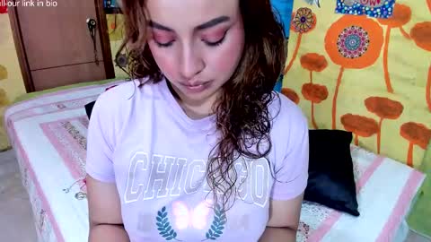 Snapshot of pipeshowtime chatting on November 2025 03:56:01 PM VALENTINA y PIPE online show from November 2025 03:56:01 PM