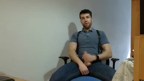 pitruki00 online show from February 2026 02:42:02 PM