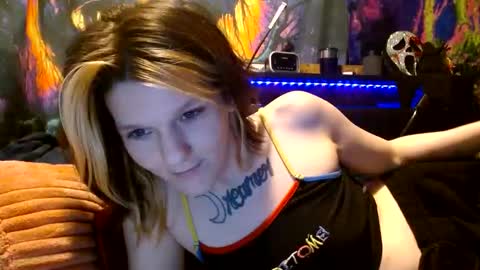 Snapshot of pixiedustslove chatting on September 2025 02:00:01 AM Pixie dust online show from September 2025 02:00:01 AM