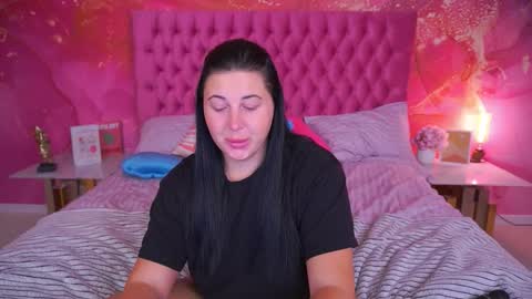 pixiehott online show from September 2025 12:15:01 AM