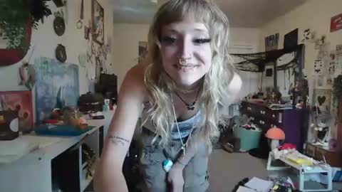 Snapshot of pixielovely chatting on July 2026 02:07:01 AM pixielovely online show from July 2026 02:07:01 AM