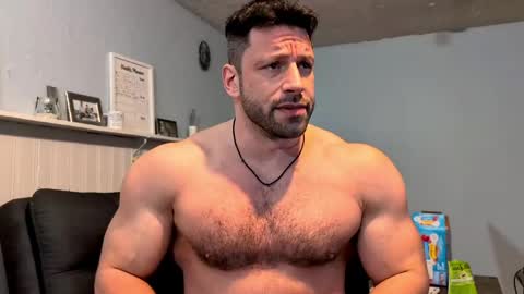 pizza_biceps online show from May 2026 04:30:02 AM