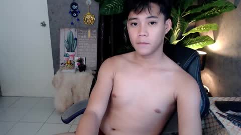 Snapshot of playful_kenzo chatting on December 2024 02:05:02 PM Kenzo online show from December 2024 02:05:02 PM