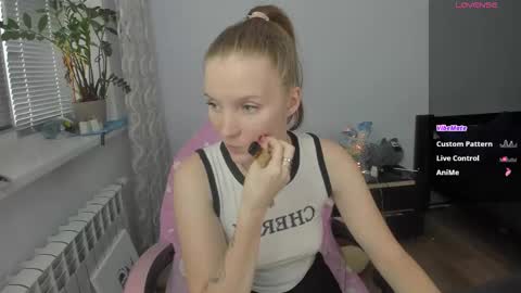 Snapshot of playful_mary chatting on November 2025 08:04:02 AM Masha online show from November 2025 08:04:02 AM