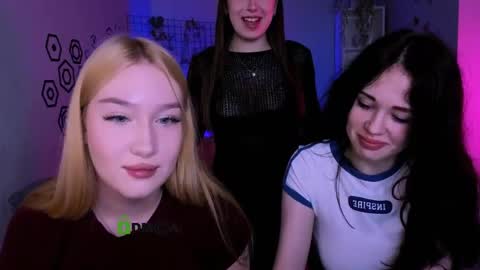 Sophie online show from April 2026 07:22:02 PM