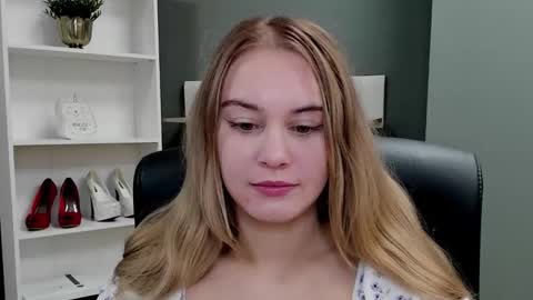 Valeria online show from November 2025 09:47:01 PM