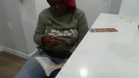 pleasepadrona online show from February 2025 10:04:02 PM