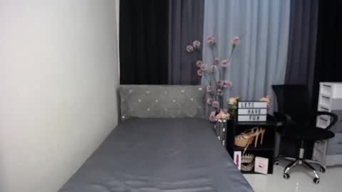 LAUREEN online show from October 2025 08:03:01 AM