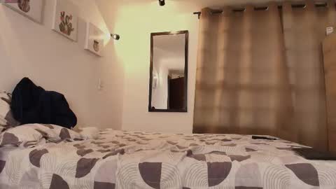 Snapshot of pleasurecompany chatting on November 2025 04:33:02 AM sergio natalie online show from November 2025 04:33:02 AM