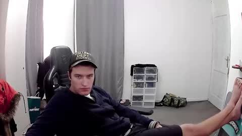 plkrisztian online show from February 2026 06:11:02 PM