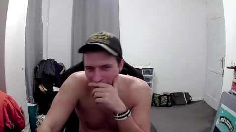 plkrisztian online show from April 2026 09:20:02 PM