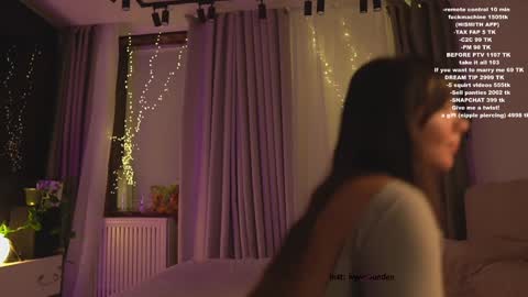 Snapshot of pocahontascb chatting on October 2025 04:18:02 PM online show from October 2025 04:18:02 PM