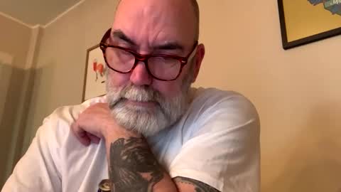 Snapshot of poeticdaddy chatting on October 2025 11:23:02 AM poeticdaddy online show from October 2025 11:23:02 AM