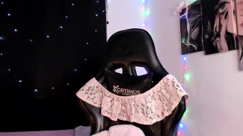 Willow                      Hours 12pm to 630pm Colombian time FRIDAY AND SUNDAY FREE DAYS online show from February 2026 05:50:01 PM