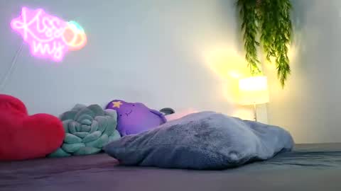 Snapshot of poisonedpeach chatting on September 2025 12:54:02 AM Jenna online show from September 2025 12:54:02 AM