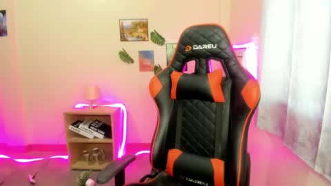 poisy_ivy online show from November 2025 04:57:01 AM