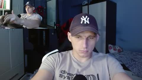 Snapshot of poliglotjoe chatting on October 2025 12:58:01 PM Poliglot online show from October 2025 12:58:01 PM